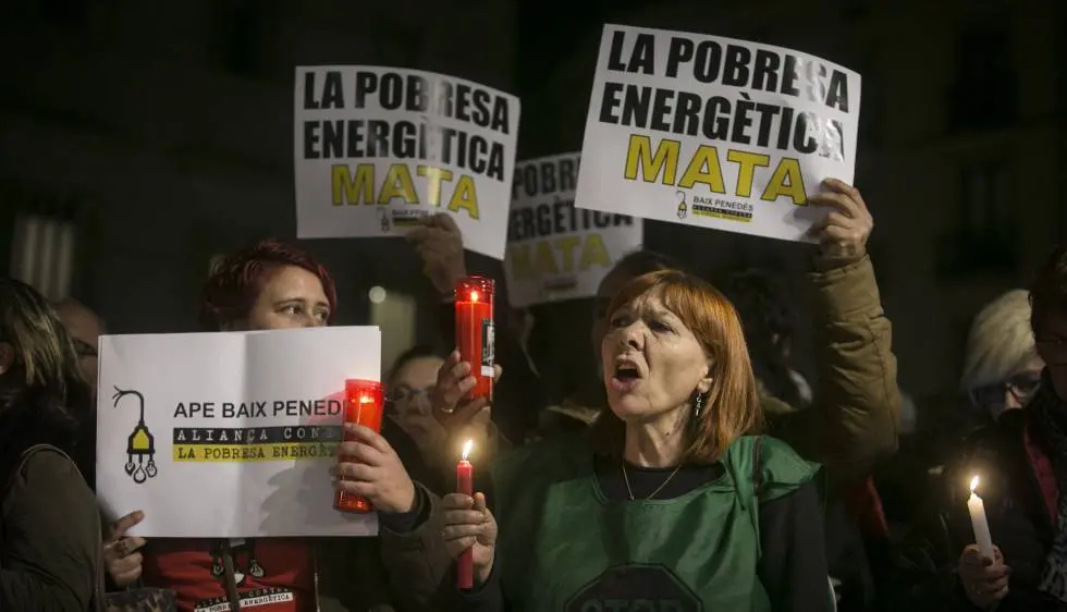 Na Barcelona, entidades contra a pobreza energética defenderam novas vias jurídicas para o acesso à luz. O fim dos cont…