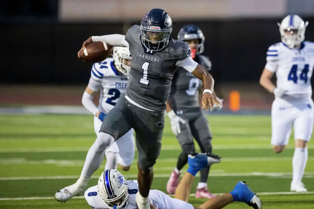 Ryder Flugence, quarterback de Boerne Champion, é o principal prospecto de futebol americano para 2029. É impressionant…