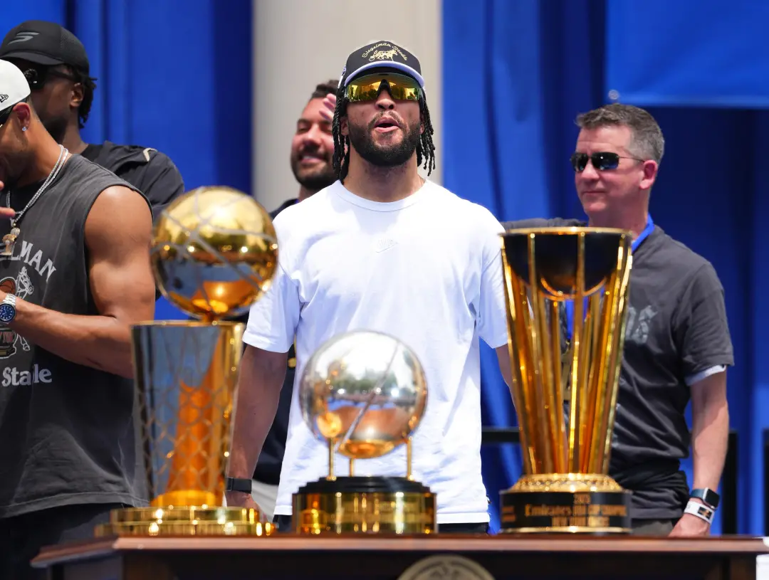 Becky Hammon colocou sua opinião baseada em 35 anos da NBA sobre a dificuldade de ganhar com um armador pequeno. A exce…
