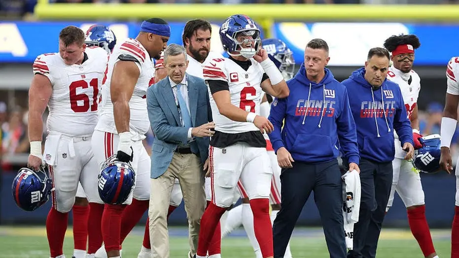 Jaxson Dart, quarterback dos New York Giants, teve avaliação médica no joelho esquerdo e a possibilidade de perder o re…