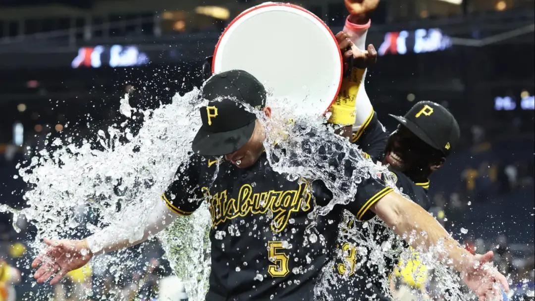 Pittsburgh Pirates melhorou o ataque, subindo de 3.60 para 4.79 em corridas por jogo na MLB. A evolução ofensiva, que f…