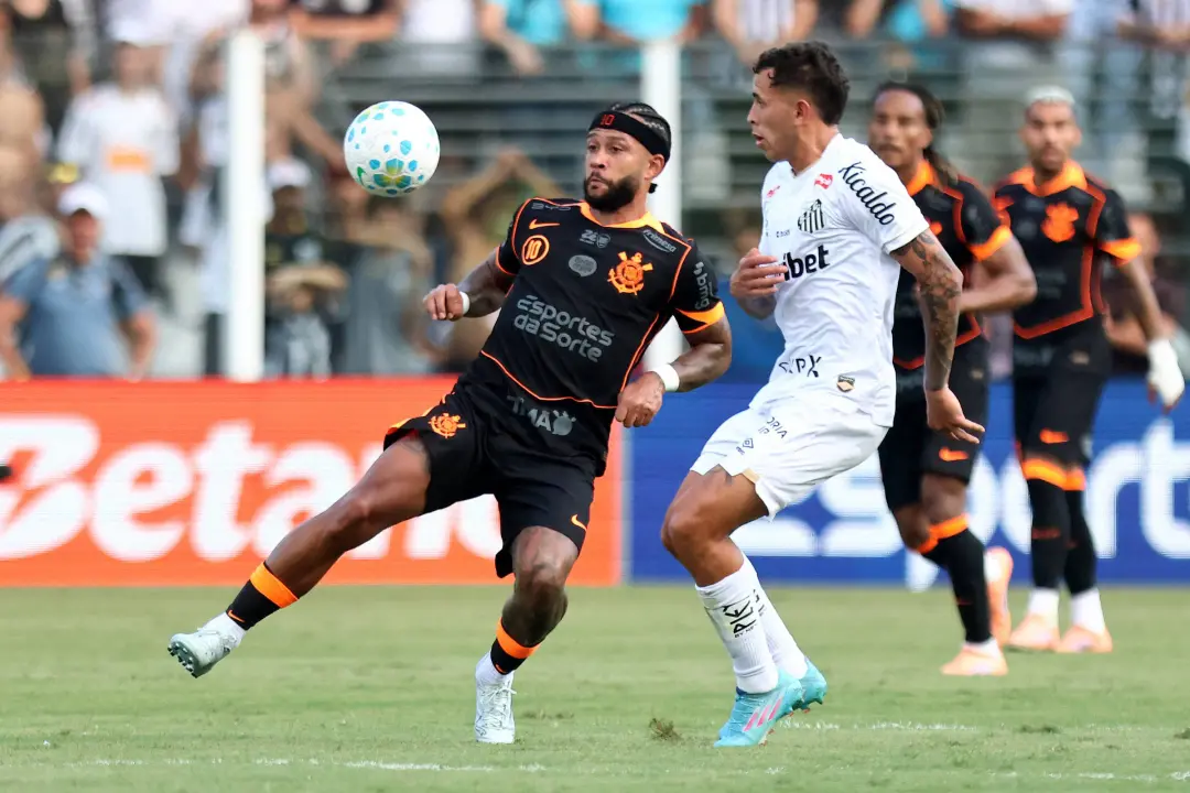 Quase metade dos clubes do Brasileirão estoura a cota de estrangeiros para 2027. Essa mudança forçada força os times a …