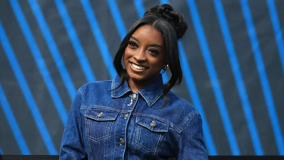 Simone Biles teve a Porsche GTS roubada da casa dela em Chicago, e agora ela tá pensando em comprar outra. É um transto…