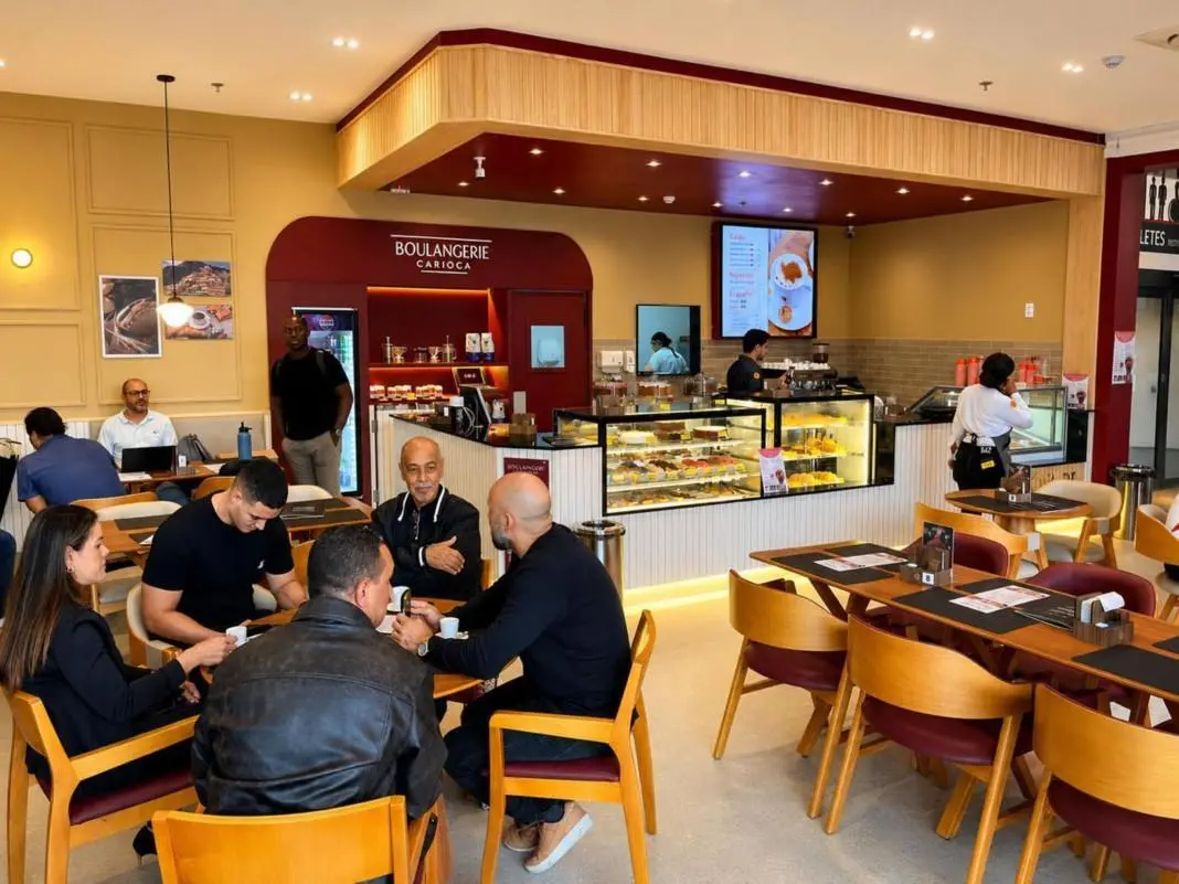 Duque de Caxias recebeu a primeira unidade da gelateria Cuor di Crema no Outlet Premium. A união com a Boulangerie Cari…