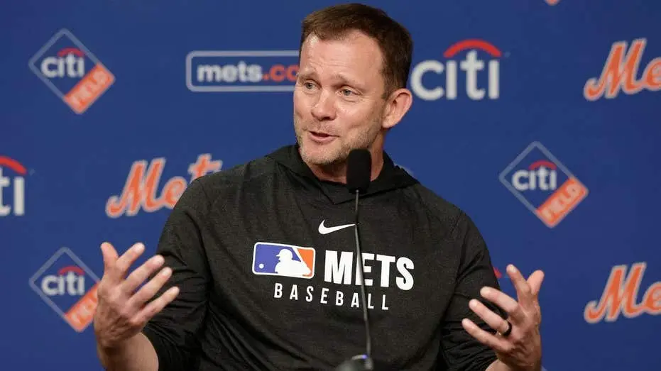 Mets deu contrato de três anos pra Andy Green, ignorando a busca por um gerente externo. Depois de passar um verão most…
