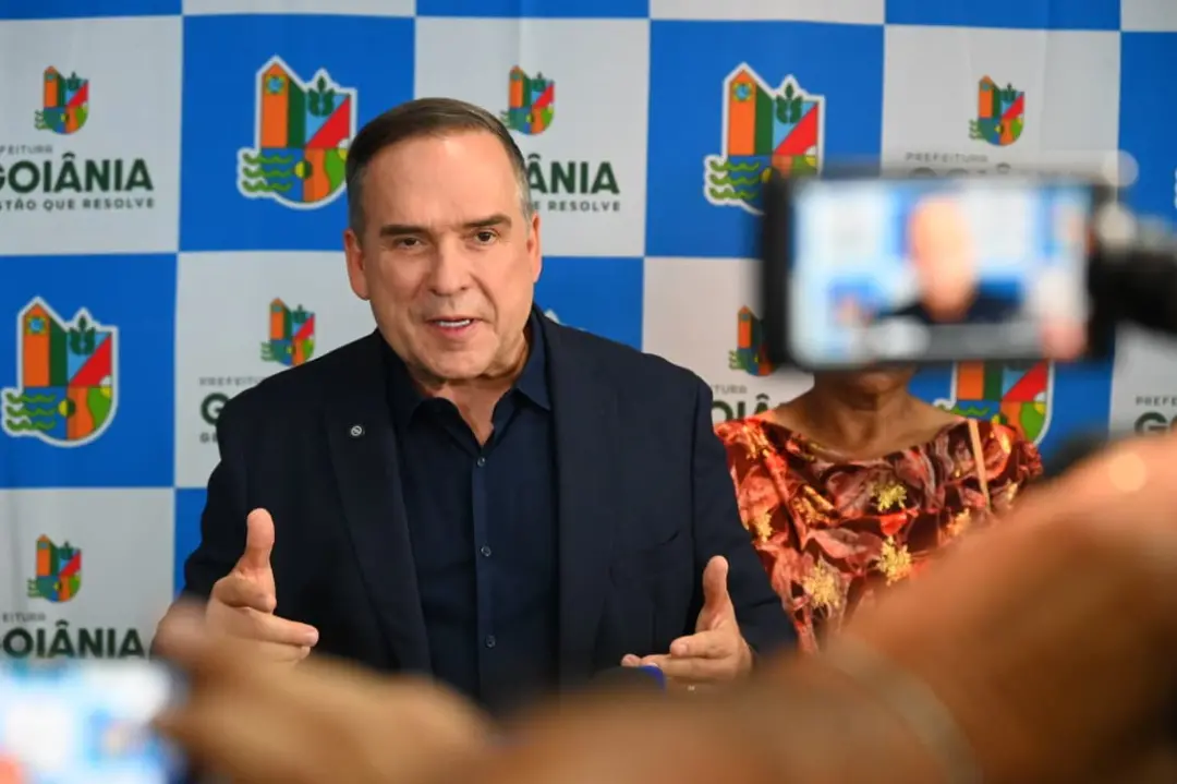 Prefeito Sandro Mabel cobra da Câmara celeridade na votação de projetos para usar patrimônio municipal e ajudar o défic…