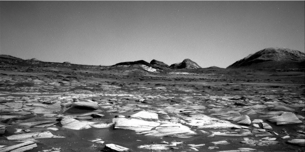 Curiosity Rover tirou uma imagem com bandas tonais no dia Sol 5014, em 14 de setembro de 2026. Analisar essas variações…