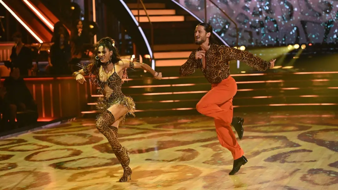 Giada De Laurentiis e Alan Bersten saíram no DWTS após a Semana 2, ficando com a menor pontuação combinada. A pressão d…