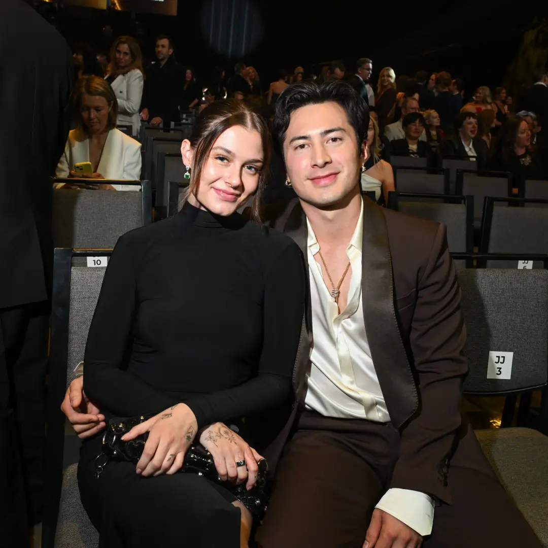 Vanity Fair Oscars party em março teve a namorada de uma estrela de Heated Rivalry falando sobre os fãs. Ela disse que …