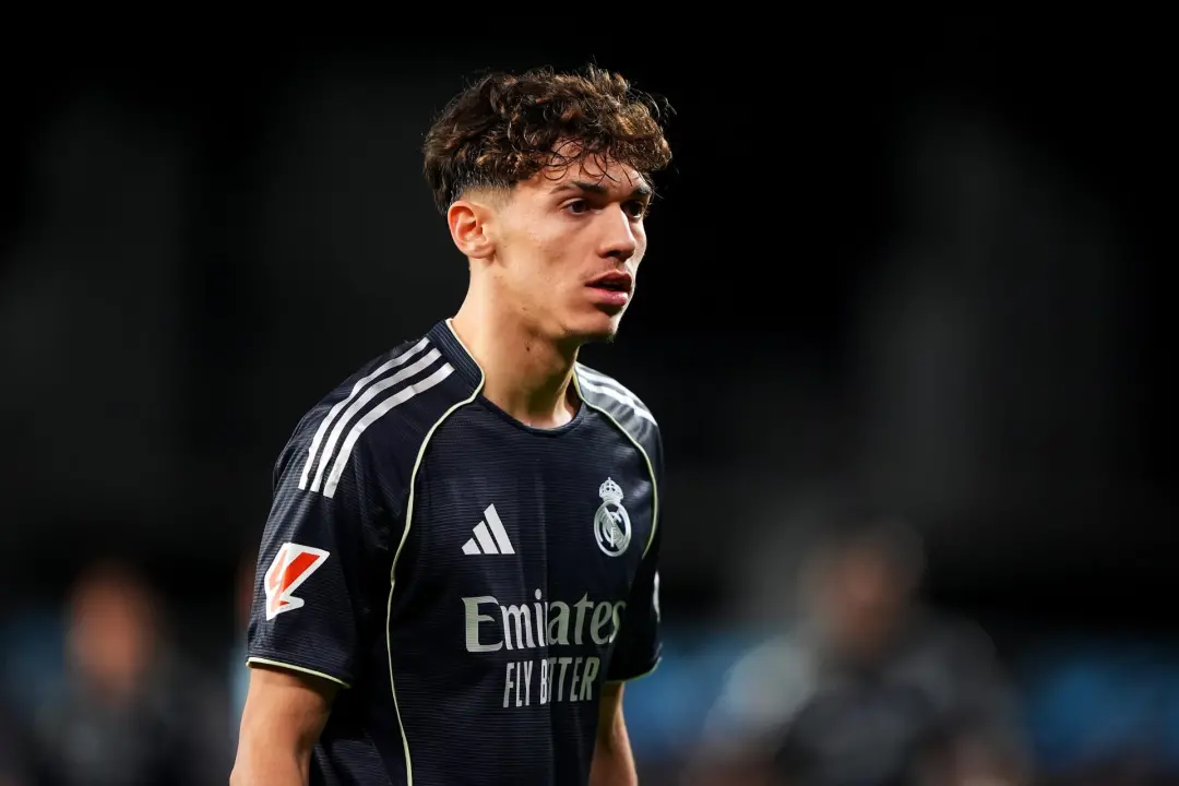 Thiago Pitarch, com 19 anos, vai jogar pelo Castilla do Real Madrid para ganhar minutos de jogo após lesão no joelho. É…