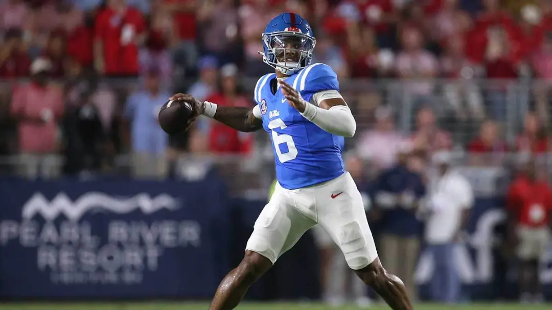 Trinidad Chambliss, quarterback do Ole Miss, é considerado por Stephen A. Smith como candidato principal ao Heisman. A …