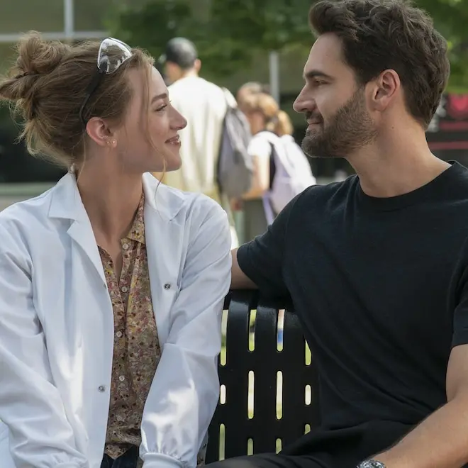 Mudanças entre o livro e o filme The Love Hypothesis estão sendo reveladas. É possível adaptar um romance de sucesso pa…
