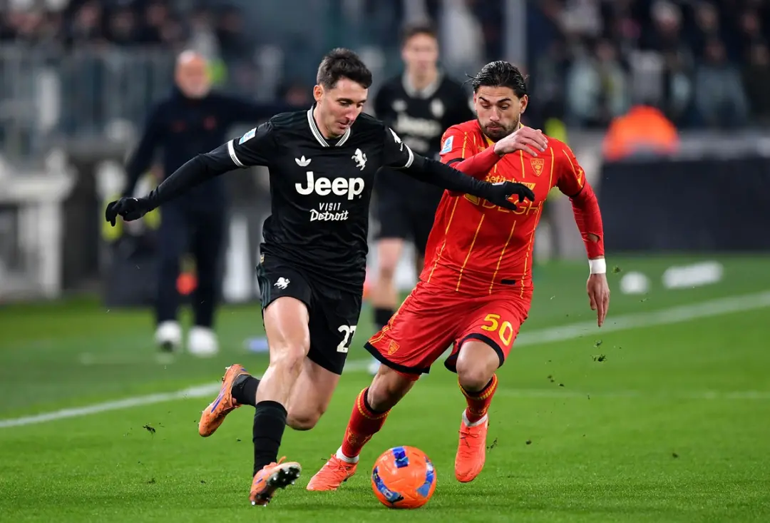 Andrea Cambiaso treinou parcialmente com o elenco da Juventus, dando um reforço no condicionamento antes da pausa inter…