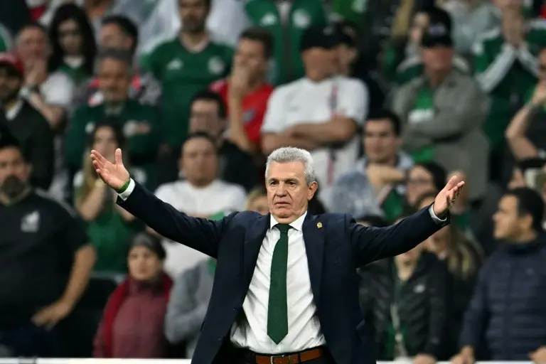 Valencia contrata Javier Aguirre para assumir o time na La Liga. Ele já trabalhou no Mallorca e levou a seleção mexican…