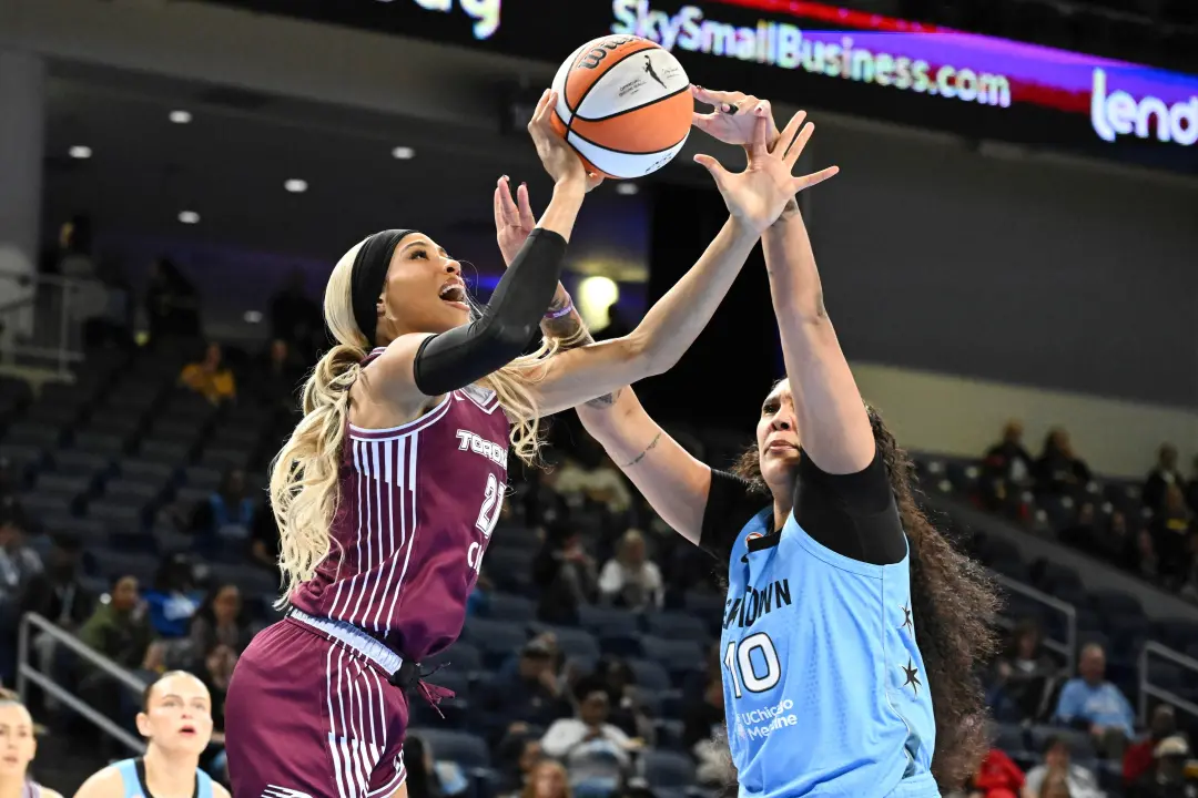 Isabelle Harrison fez 21 pontos e 13 rebotes em um jogo da WNBA, colocando Chicago em 97 a 85 contra Toronto em Chicago…