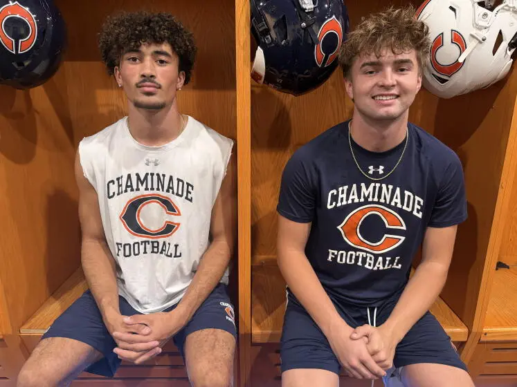 Jeremy Mellalieu, quarterback do Chaminade High, jogou 1.071 jardas e marcou 12 touchdowns, enquanto o receiver Andrew …