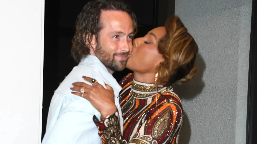Mel B deu muito afeto no bastidor do America’s Got Talent, beijando o marido Rory McPhee durante a final. Ver essa demo…
