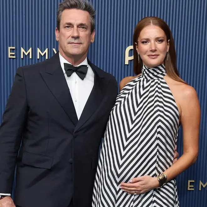 Jon Hamm disse que está profundamente assustado com a expectativa do primeiro bebê da esposa Anna Osceola no Emmy Award…