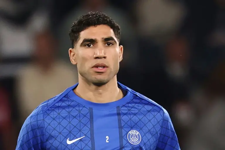 PSG e Achraf Hakimi vão a julgamento na França por acusação de estupro. A corte de apelação manteve a decisão de mandar…
