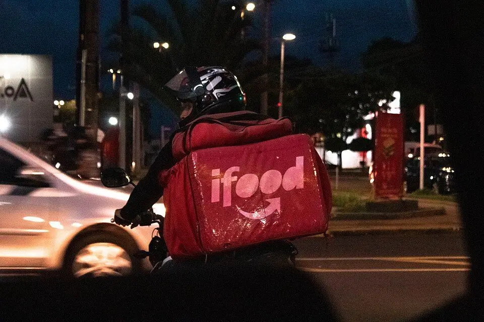 R$ 24 bilhões de investimento do iFood no Brasil até março de 2027, indo além da entrega de comida para varejo e serviç…