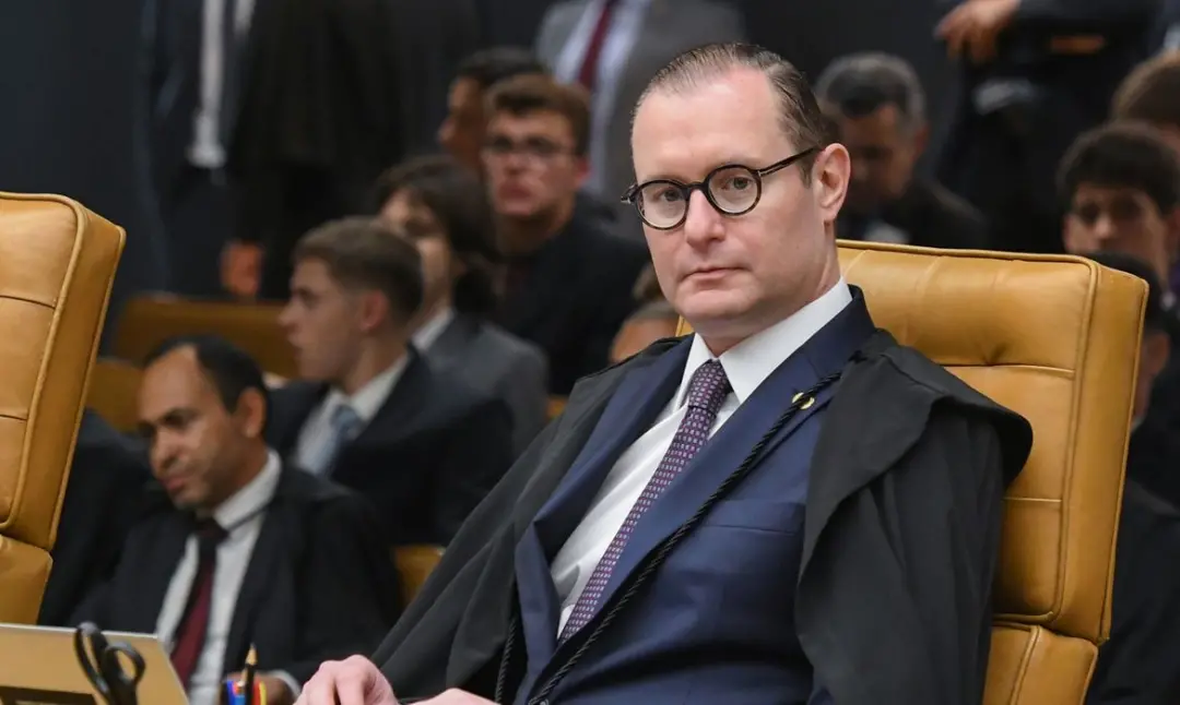 Zanin negou a liminar do senador Alessandro Vieira para forçar o Senado a criar a CPI do Master. Sem elementos suficien…