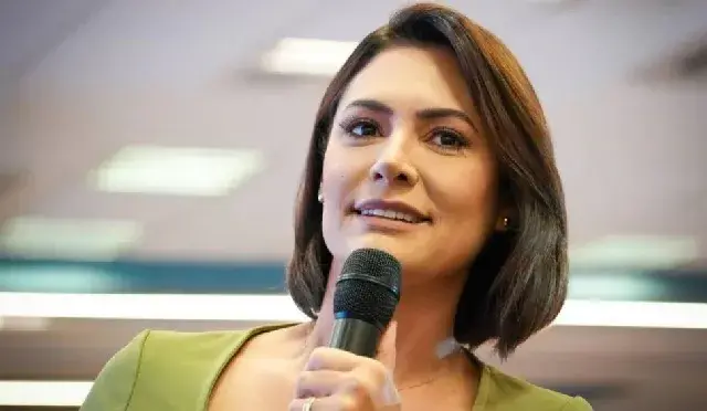 TRE-DF liberou propaganda de Michelle com imagens de Bolsonaro, revertendo decisão anterior. O juiz entendeu que a peça…