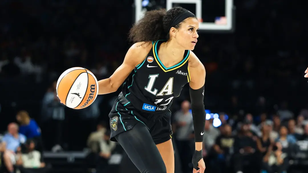 Aces vence as Sparks em Las Vegas por 89 a 79 no último jogo da temporada. A equipe campeã começou forte, marcando 15 p…