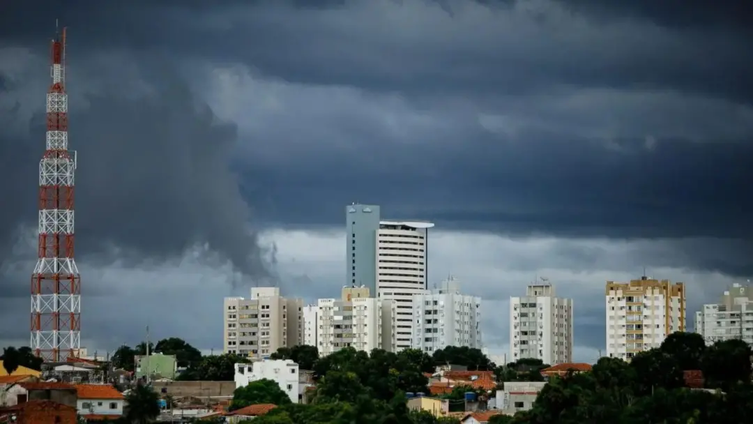 92 cidades de Mato Grosso estão em alerta amarelo para tempestades, com previsão de chuva de até 50 milímetros e ventos…