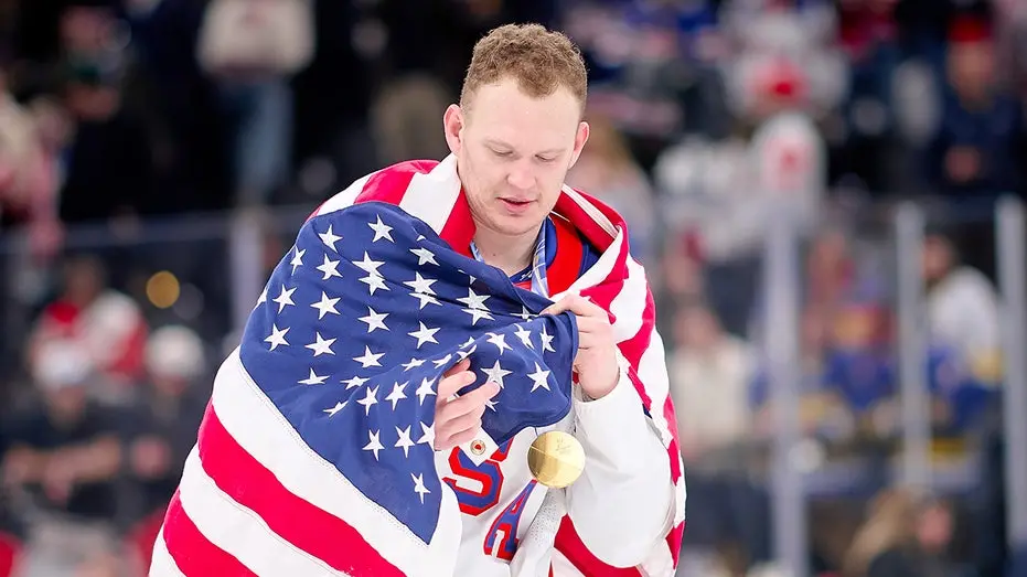 Ottawa Senators fez a troca de Brady Tkachuk para o Florida Panthers, após ele pedir a movimentação. O dono Andlauer di…