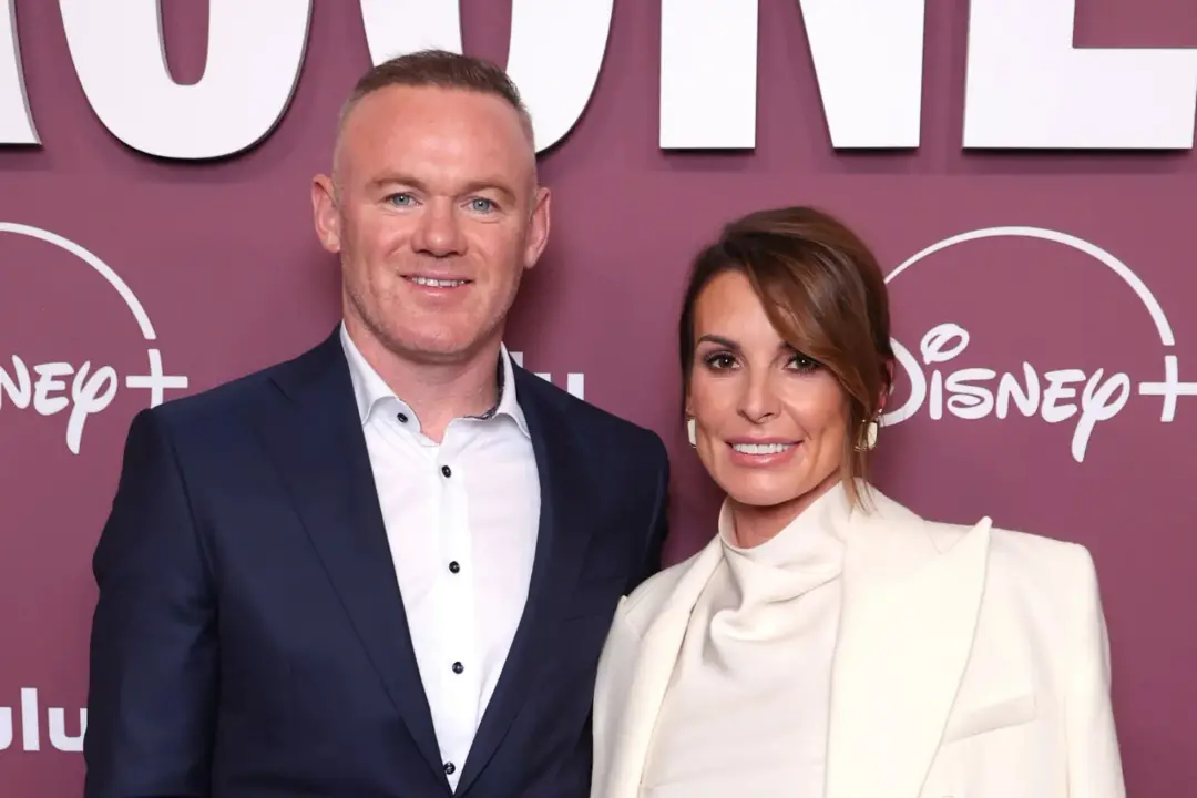 Wayne Rooney, aos 40 anos, estreou um visual novo no Disney+ Reality Show The Real Rooneys. A aparência dele parece bem…