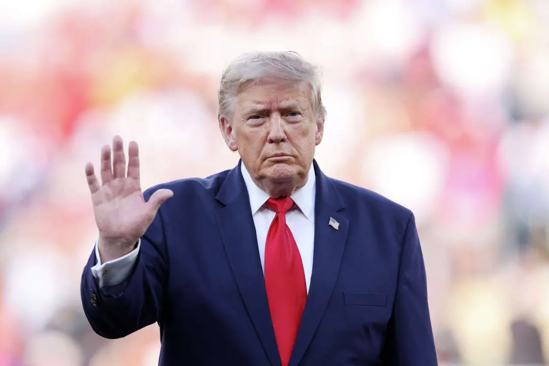 Presidente Donald Trump vai pro jogo do Texas contra o Tennessee em Knoxville. A presença dele junta mais um evento de …