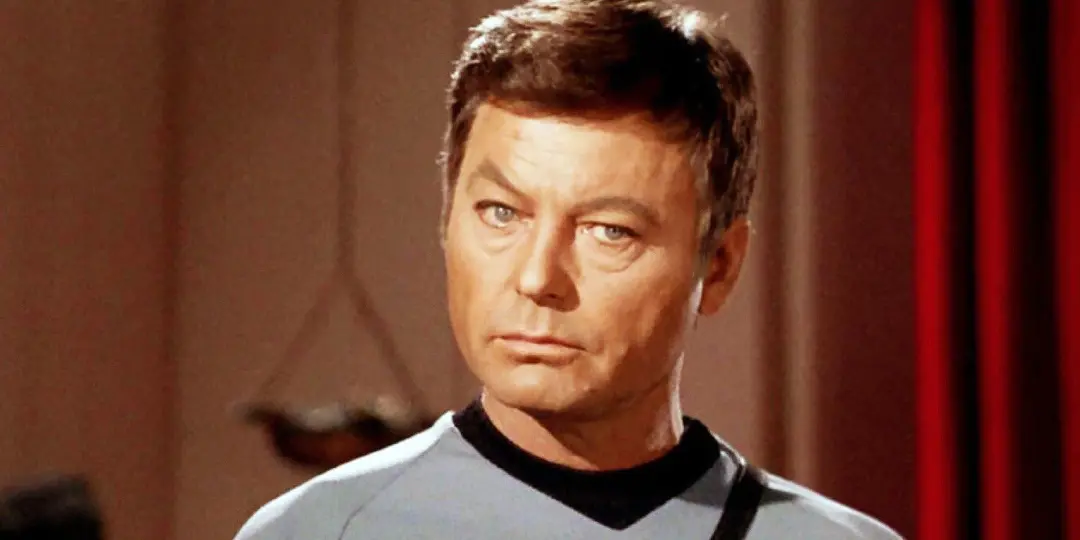 Bones McCoy no Star Trek, apesar de ser um favorito, sempre fica meio à sombra de Kirk e Spock. O médico da Enterprise …