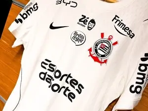 Corinthians antecipou verba de bet para pagar salários antes da eliminação. Isso mostra como dependente o clube tá de a…