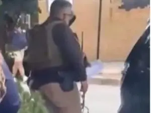 Agentes do ICE detiveram um homem que alegou ser americano por engano. Esse tipo de falha mostra como sistemas burocrát…
