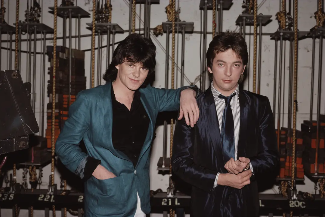 Um cantor associado a sucessos de synth-pop dos anos 80 faleceu aos 74 anos. A perda é grande para quem acompanha a mús…