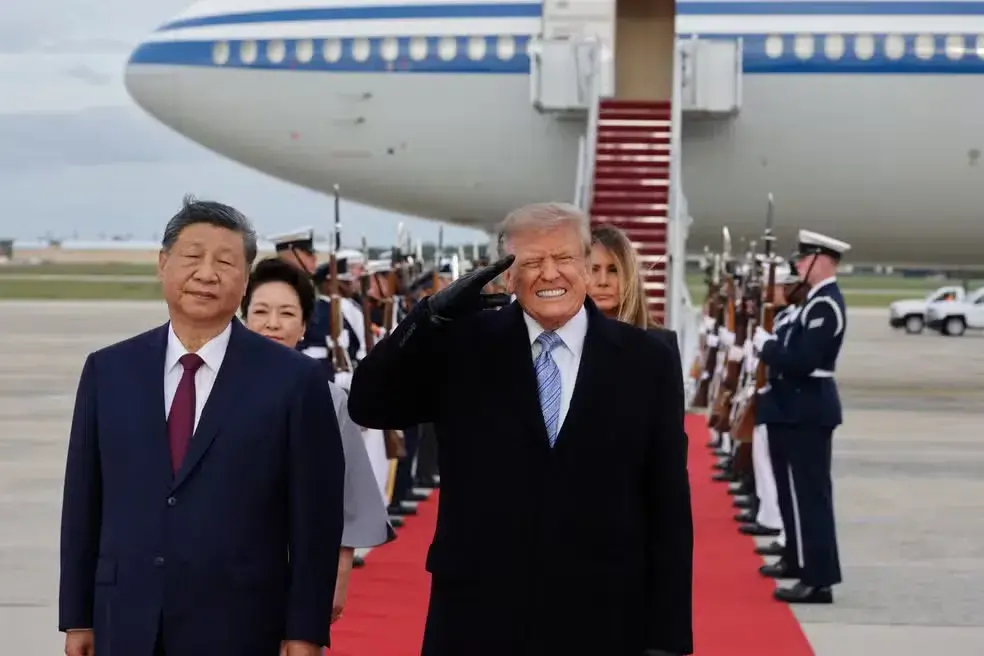 Trump recebeu Xi Jinping com tapete vermelho na Base Conjunta Andrews em Washington. Receber chefes de Estado fora da C…