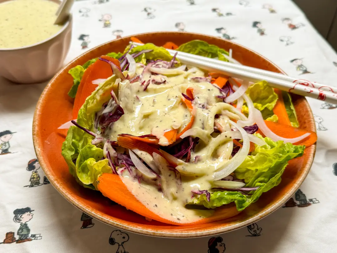 Kiwi em aliños cremosos com maionese e yogur na Coreia. Achei interessante usar a fruta em saladas doces e azedas, além…