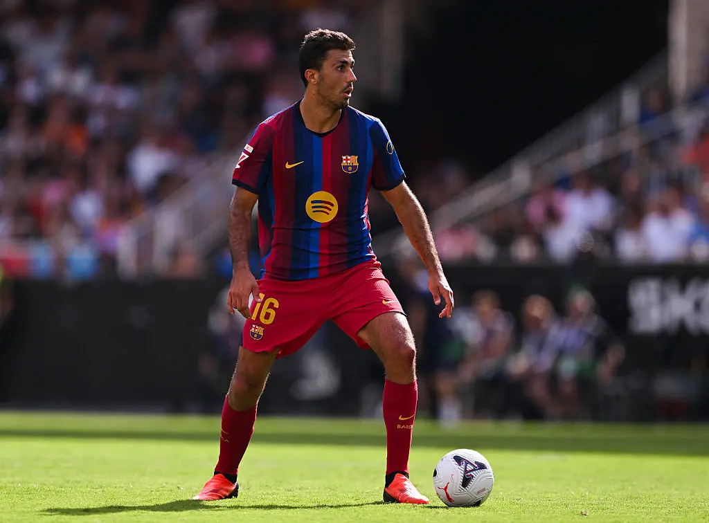 Kang-in Lee, no derbi de Madrid, poderia ter sido vermelho, disse Rodri. A gente sabe que arbitragem tem falhas, e culp…