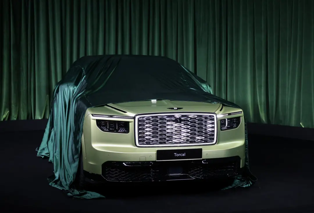 Bentley lançou seu primeiro carro totalmente elétrico, apostando no mercado de luxo de zero emissões. É interessante ve…