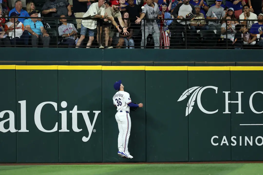 Rangers levou 7 a 2 do Mets, e os lançamentos tiveram velocidades altas como 96.9 mph do Chase Silseth. A gente espera …