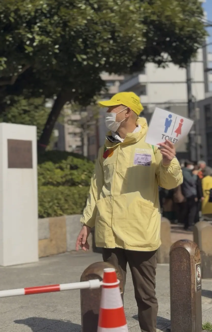 Os banheiros químicos do Japão são considerados imbatíveis em provas de rua. Um corredor com quilometragem boa descobre…