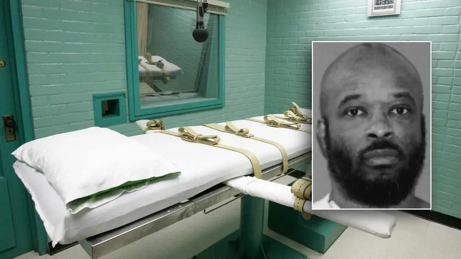 Texas, execução de Ker'Sean Ramey, 41, que foi condenado por matar três pessoas. Ele agradeceu aos colegas de cela mome…