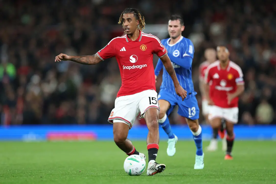Leny Yoro, zagueiro do Manchester United, recebeu a primeira convocação para a seleção principal da França. É um bom si…