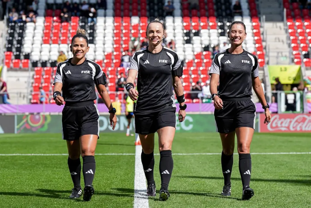 Trio brasileiro na final da Copa do Mundo Feminina Sub-20, Charly, Anne e Fernanda, vai atuar no jogo entre Espanha e C…