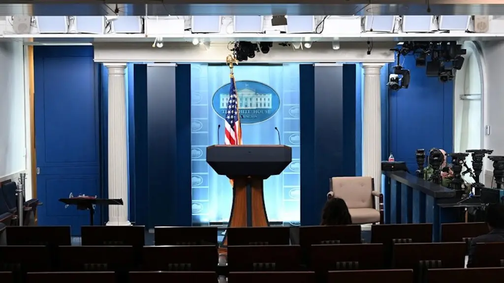 Casa Branca barrou jornalistas do Politico e da MSNBC hoje, mesmo com decisão judicial anterior. É preocupante o desres…