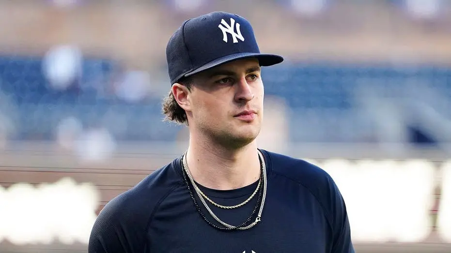 Cam Schlittler, arremessador dos Yankees, está no debate pelo MVP da AL, com ERA de 1.94 e 234 strikeouts. Um recorde d…