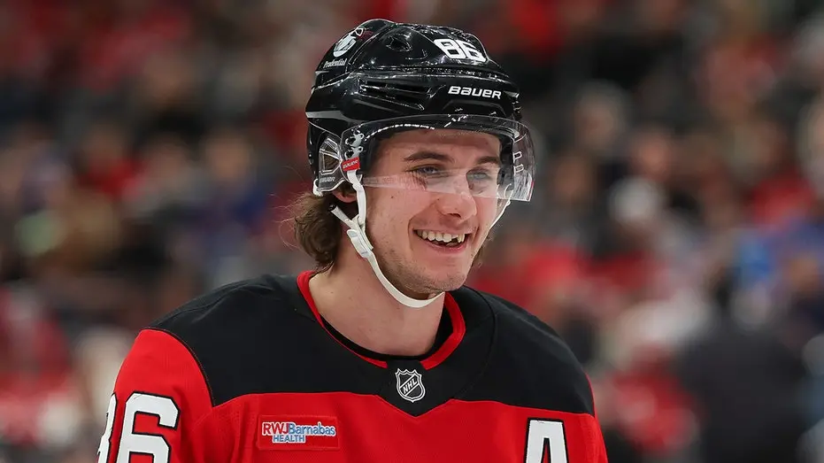 Novo recipiente de pipoca dos New Jersey Devils tem um jogo de pinball de hóquei em cima. Isso é um avanço na guerra de…