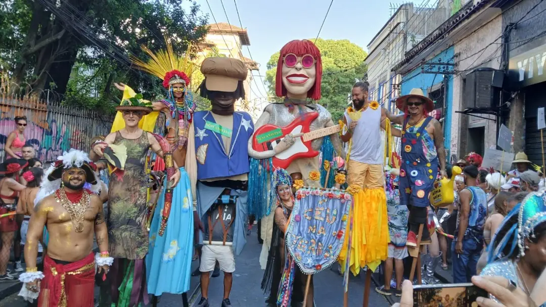 R$ 19,5 milhões para o Carnaval do Rio, com quatro editais do programa Folia RJ para blocos e escolas. Isso injeta recu…