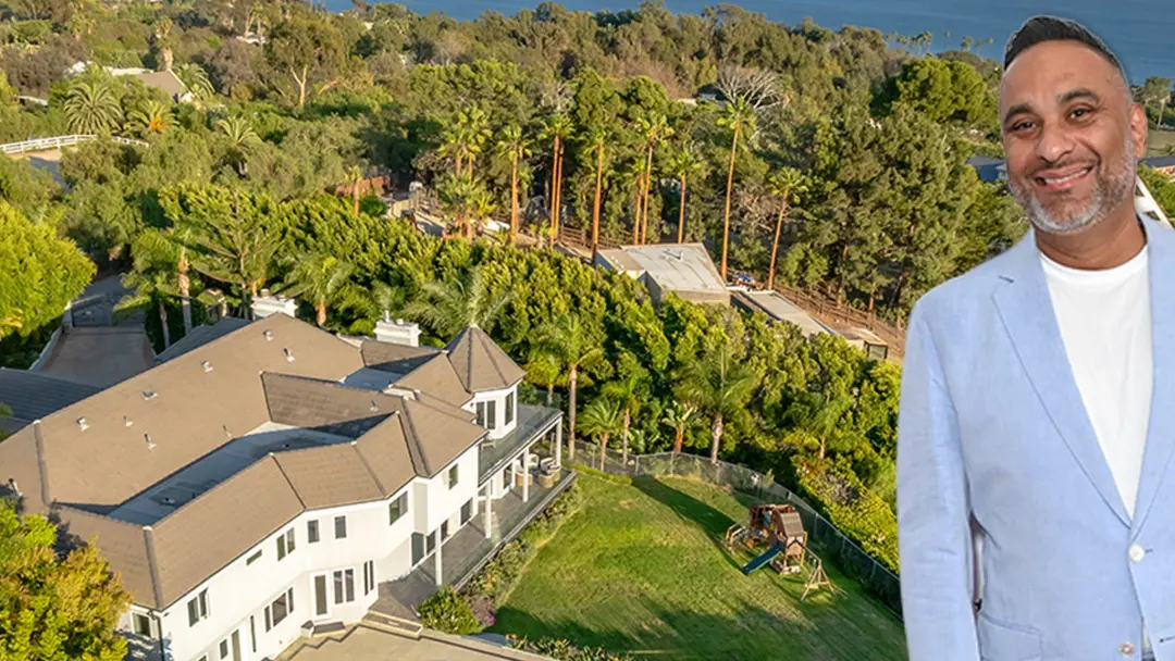 Russell Peters listou sua casa em Malibu por 8,5 milhões de dólares. É um valor alto para uma mansão, mas reflete o lux…