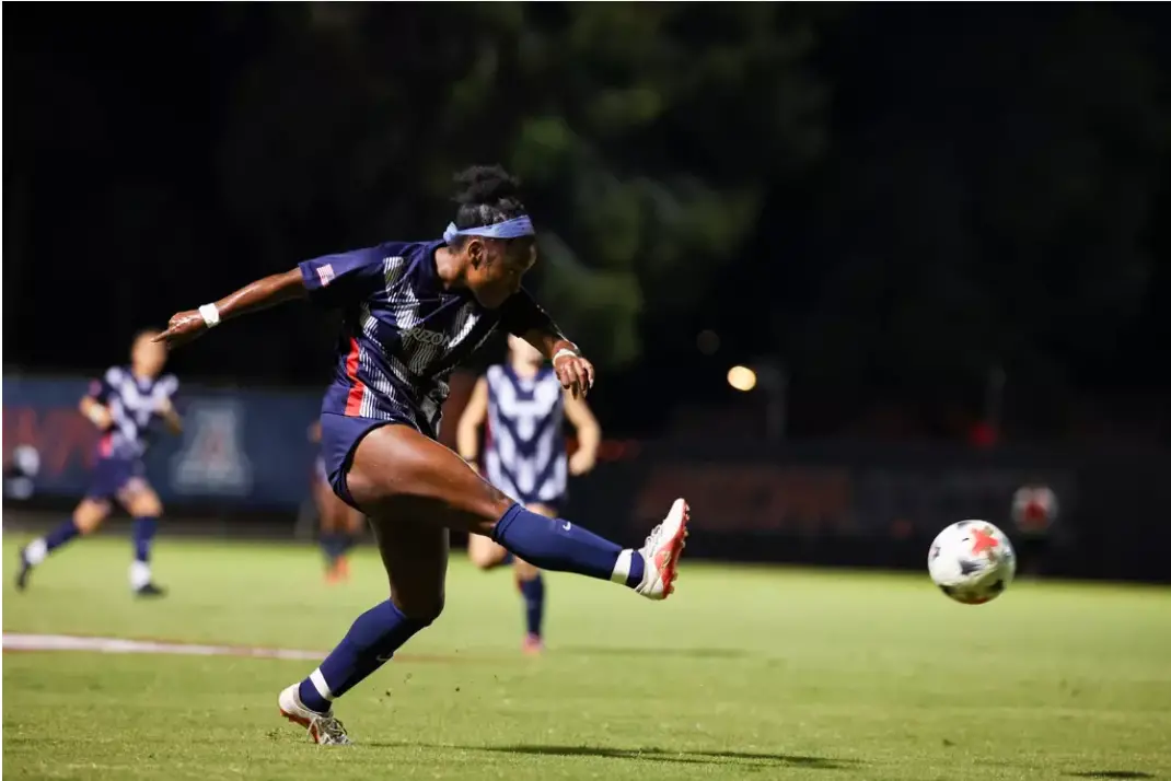 Manhattan vence K-State por 3 a 0 no jogo de futebol do Big 12. É um reflexo da alta competitividade que Becca Moros fa…